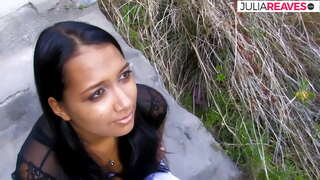 Li permesis al fuck la varma Latina hilton ĉe la malnova ruinigi