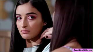 Alana Cruise kaj Emily Willis uzi ĉiu aliaj lango al orgasmo