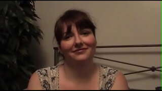 ���ំហានម្តាយមិនល្អលើកូនប្រុសនិងអនុញ្ញាតឱ្យគាត់សូររបស់នាងនៅក្នុងលាភាពយន្ត