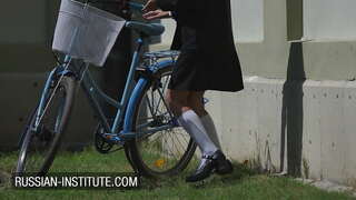 ��� યુવાન વિદ્યાર્થી વધુ માંગે છે તેના શિક્ષક