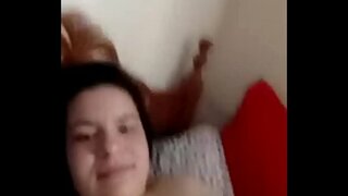 ���្រ្ដាបិទ pussy នៅពេលព្រឹក