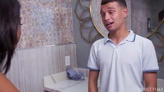 Виена Црна Фатени Нејзините Пријатели Wacking Исклучување со Неа Мајки Градник!