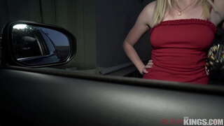 Street Walker Blir Plukket Opp Av 2 Kåte Gutter og Tar Stor Pikk