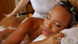 Masaj neft daha yaxşı mənim лесбиянкой-masajçı