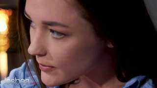 Lesbea Alya Старк facesitting и романтичен секс со чешка бебе во потпетици